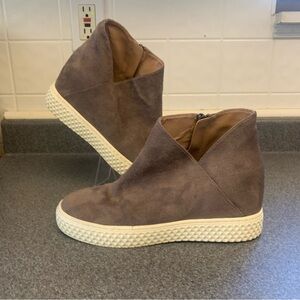 Aerosoles Zirah ankle boots faux suede design hidden wedge heel Size 6.5